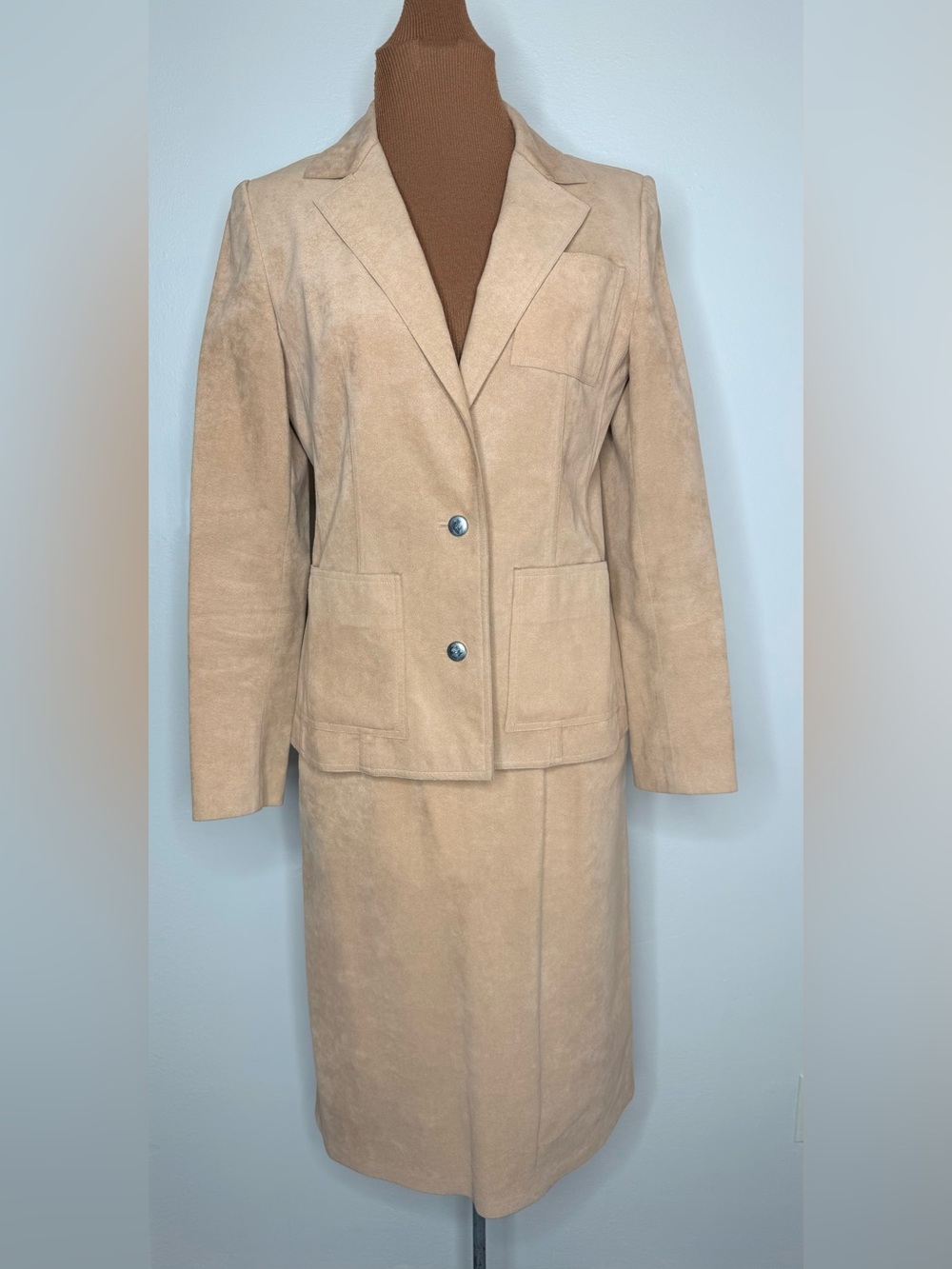 Ernst Strauss & Schnell Sports Vintage Beige Suede Blazer and Skirt Set Size 6